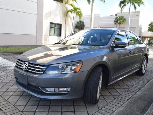 Used 2015 Volkswagen Passat TDI SEL Premium image 2