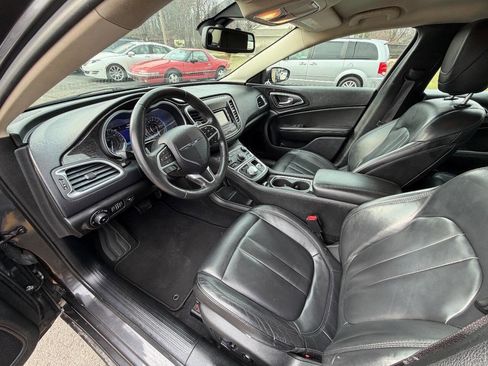 Used 2015 Chrysler 200 C image 9