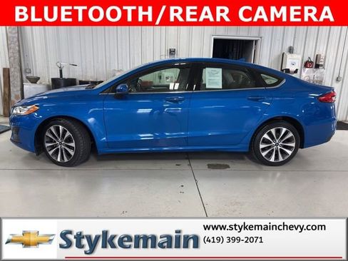 Used 2020 Ford Fusion SE image 2