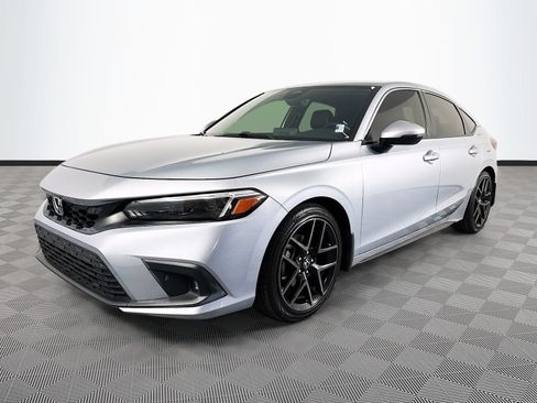 Used 2022 Honda Civic Sport Touring image 3