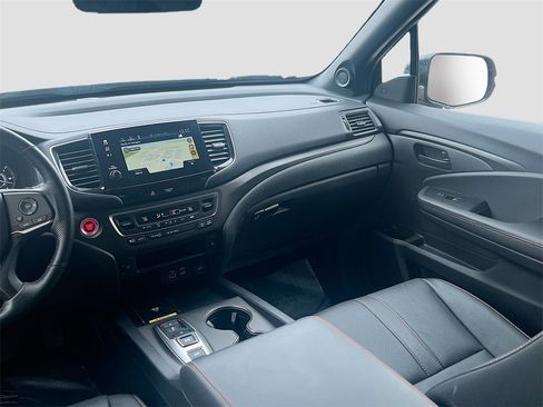 Used 2024 Honda Passport TrailSport image 25