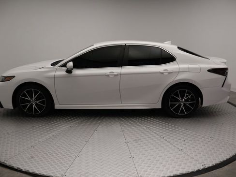 Used 2023 Toyota Camry SE FWD image 12