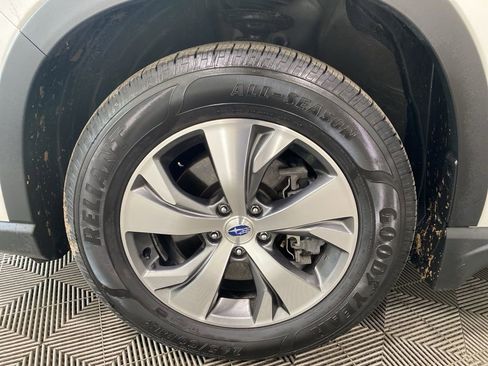 Used 2022 Subaru Ascent Premium w/ Convenience Package image 12