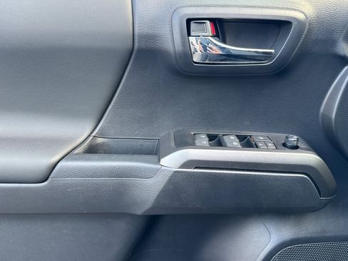 Certified 2023 Toyota Tacoma TRD Off-Road image 14