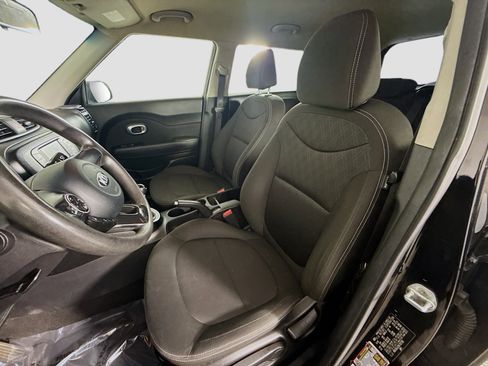 Used 2019 Kia Soul Base image 21
