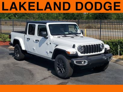 New 2025 Jeep Gladiator Sport