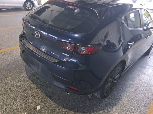 Used 2020 MAZDA MAZDA3 Hatchback w/ Preferred Package FWD image 3