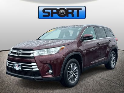 Used 2019 Toyota Highlander XLE w/ Carpet Mat Package (TMS)