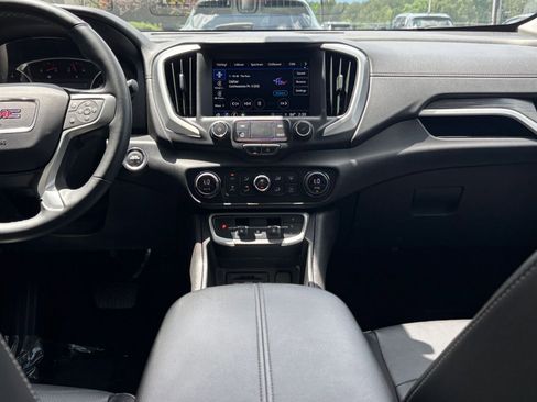 Used 2024 GMC Terrain SLT AWD/4WD image 17