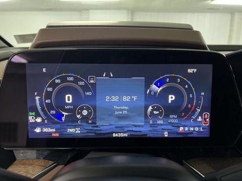 Certified 2025 Chevrolet Tahoe High Country AWD/4WD image 12