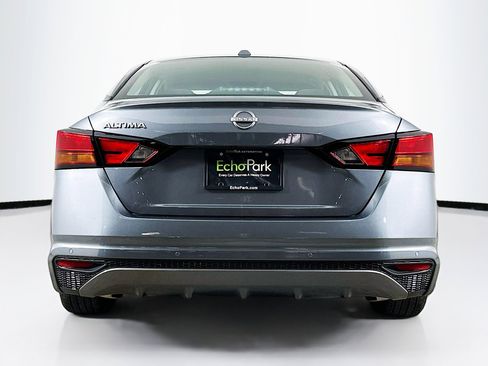 Used 2025 Nissan Altima 2.5 SV image 7