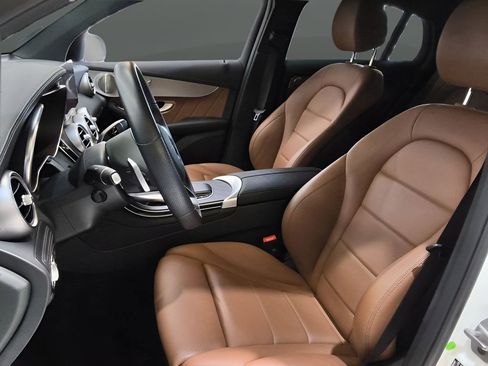 Used 2023 Mercedes-Benz GLC 300 4MATIC Coupe image 16