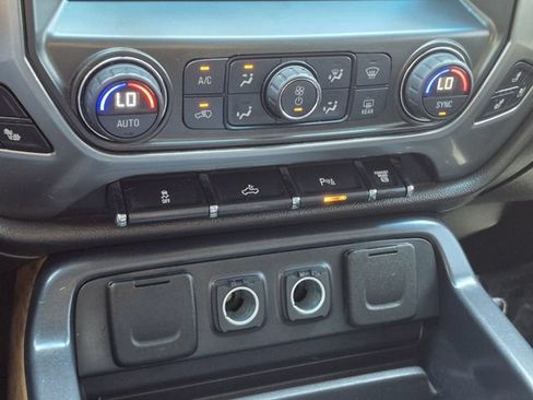 Used 2016 Chevrolet Silverado 2500 LTZ AWD/4WD image 14