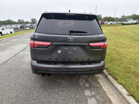 Used 2023 Toyota Sequoia TRD Pro AWD/4WD image 9