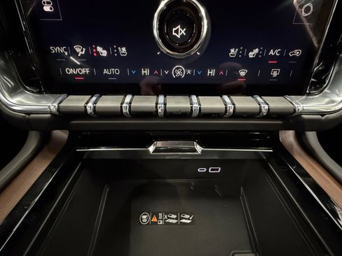 New 2026 GMC Yukon XL Denali w/ Denali Reserve Package image 23