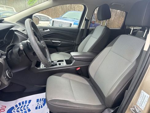 Used 2017 Ford Escape SE image 14