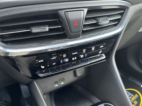 Certified 2025 Buick Encore GX Avenir w/ Avenir Convenience Package image 18