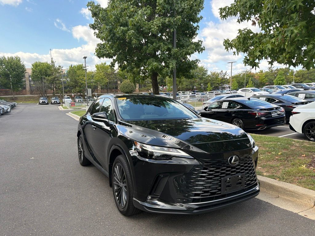 Certified 2024 Lexus RX 350 Premium w/ Kick Sensor & Tow Package AWD/4WD image 3
