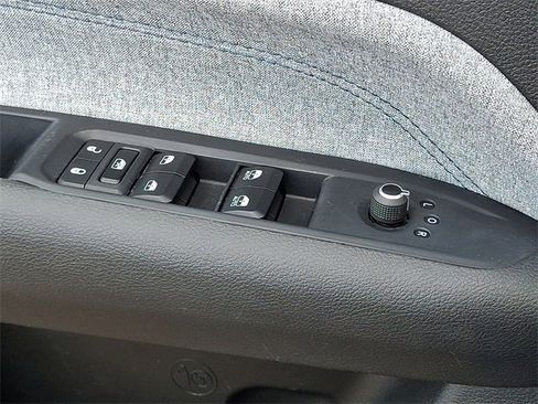 Used 2024 Jeep Compass Latitude image 19