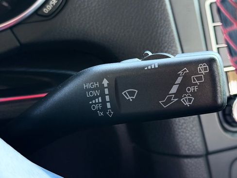 Used 2011 Volkswagen GTI Autobahn FWD image 41