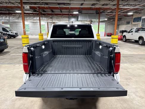 Used 2026 Toyota Tacoma SR5 AWD/4WD image 11