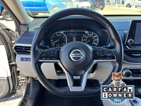 Certified 2022 Nissan Altima 2.5 SV w/ SV Premium Package FWD image 28