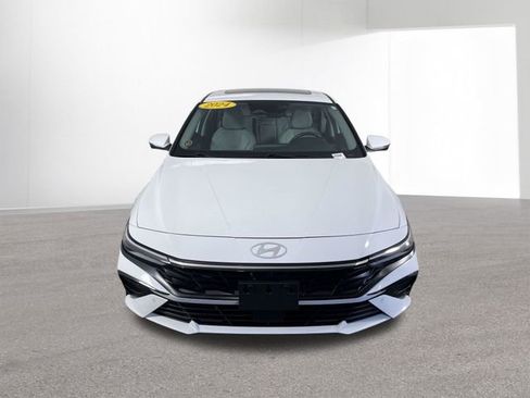 Used 2024 Hyundai Elantra Limited FWD image 16