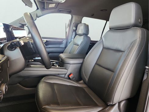 Used 2025 Chevrolet Tahoe LT RWD image 14
