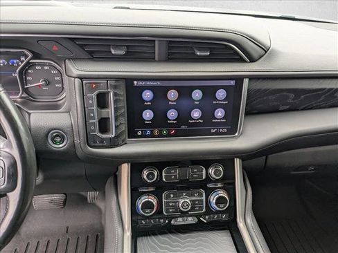 Used 2021 GMC Yukon XL Denali w/ Denali Premium Package image 12