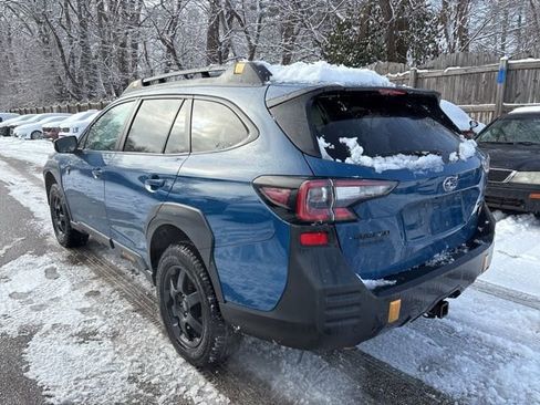 Used 2022 Subaru Outback Wilderness image 7