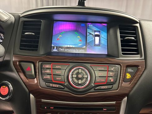 Used 2019 Nissan Pathfinder Platinum w/ Cargo Package image 16