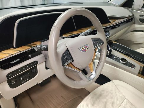Used 2022 Cadillac Escalade Premium Luxury Platinum image 25
