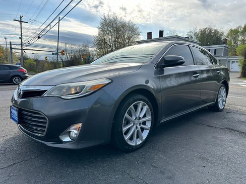 Used 2013 Toyota Avalon XLE Touring FWD image 3