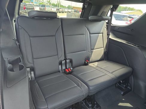 Used 2025 Chevrolet Tahoe High Country AWD/4WD image 22