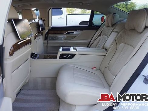 Used 2018 BMW 750i RWD image 98