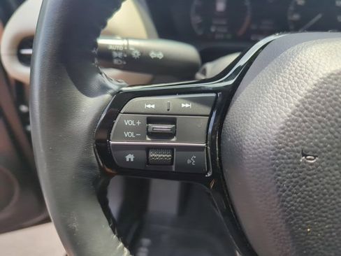 Used 2023 Honda HR-V EX-L image 9