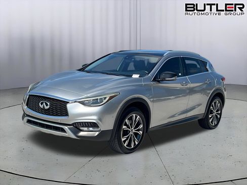 Used 2017 INFINITI QX30 Premium w/ Navigation Package AWD/4WD image 1