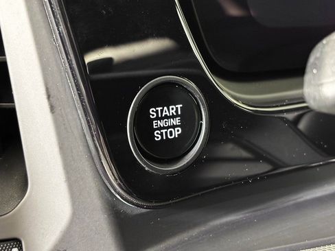 Certified 2026 Porsche Cayenne AWD/4WD image 21