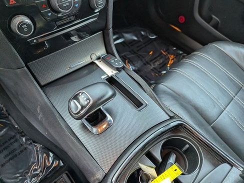 Used 2014 Chrysler 300 S image 17