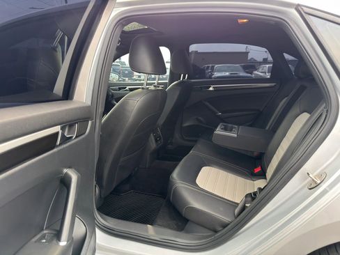Used 2018 Volkswagen Passat GT FWD image 7