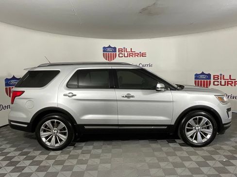 Used 2018 Ford Explorer Limited FWD image 2