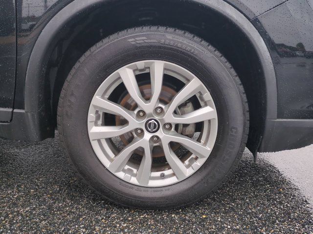 Used 2018 Nissan Rogue SV w/ Premium Package AWD/4WD image 11