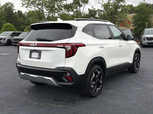 Used 2024 Kia Seltos EX FWD image 4