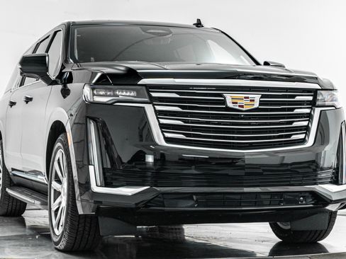 Used 2023 Cadillac Escalade ESV Premium Luxury Platinum AWD/4WD image 3