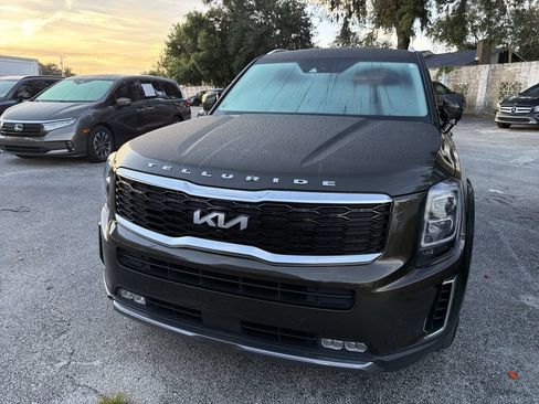 Certified 2022 Kia Telluride SX w/ Towing Package FWD image 7
