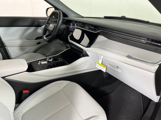 Used 2026 Jeep Cherokee Laredo AWD/4WD image 43