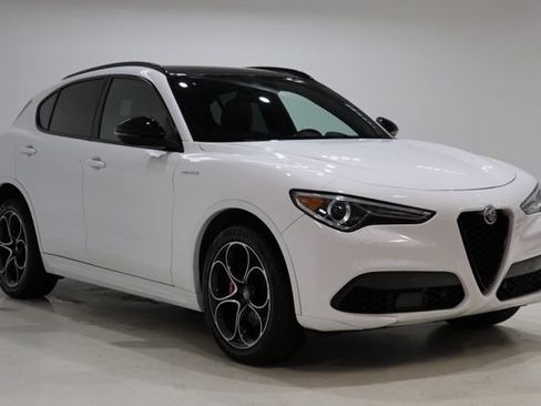 Used 2023 Alfa Romeo Stelvio Veloce AWD/4WD image 1