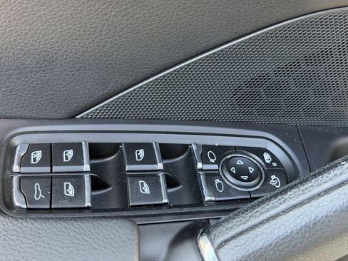 Certified 2018 Porsche Cayenne Platinum Edition image 25