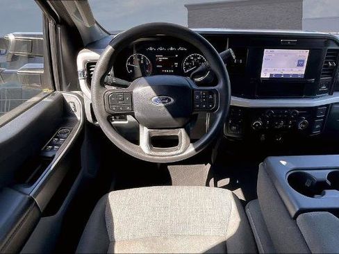 Certified 2025 Ford F250 XLT image 9