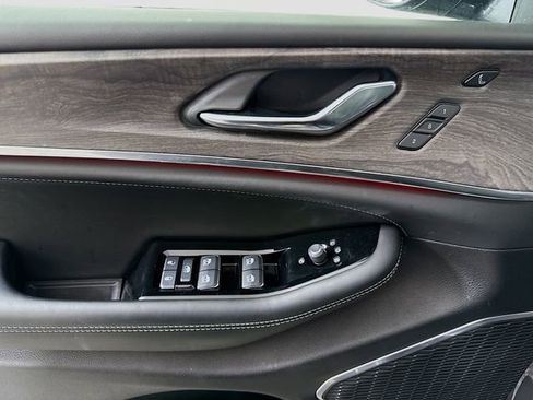 Used 2024 Jeep Grand Cherokee L Overland w/ Advanced Protech Group III image 17